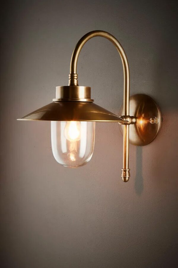 Station Arm Outdoor Wall Light